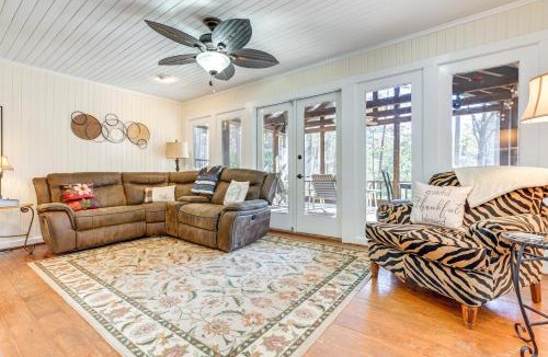 Pine Mountain Valley House | Secluded Hamilton Cabin Retreat with Private Lake!