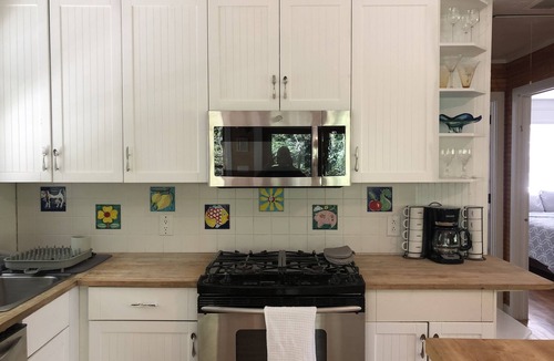 Noyack House | Secluded Hamptons Cottage