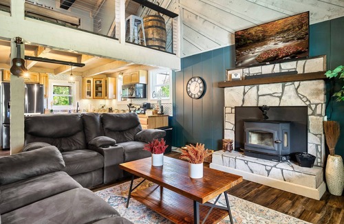 Kodak Cabin | Secluded Haven with Pet Yard, Hot Tub & Game Room