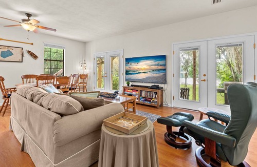 Hawthorne House | Secluded Hawthorne Escape w/ Lake Access!