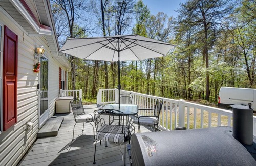 Hayesville House | Secluded Hayesville Cabin Rental w/Deck & Grill!
