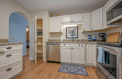 Bat Cave House | SECLUDED HICKORY NUT GAP HOME WITH MOUNTAIN VIEWS AND PRIVACY