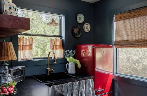 Hays County Condo | 🌵 Secluded Hill Country Studio on 20 Acres | Painter's Studio 🎨