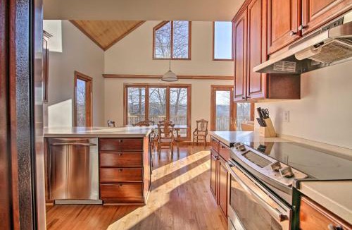 Kedron House | Secluded Hilltop Columbia Home with Deck and Views!