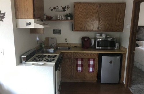 Parks Cottage | Secluded, Historic Wrigley Ranch Cabin- Pine Forest- 25 Acres Near Grand Canyon