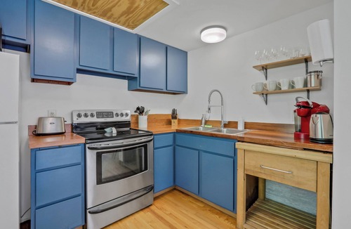 New Paltz House | Secluded home bordering the Mohonk Preserve, dog friendly, 3-bedroom