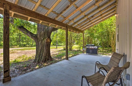 Yantis House | Secluded Home w/Gas Grill, 3 Mi to Boating!