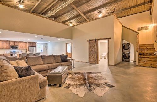 Yantis House | Secluded Home w/Gas Grill, 3 Mi to Boating!