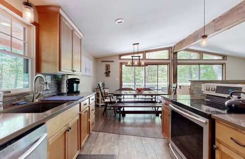 Wilmington House | Secluded home with deck, hot tub, & foosball table