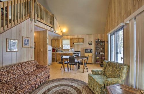 Irons House | Secluded Irons Cabin w/5-Acre Yard, Deck, Grill!