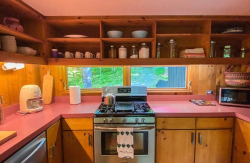 Jackson Cabin | Secluded Jackson Family Escape w/Views & Deck