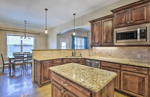 Era House | Secluded Krum Home w/Patio & Gas Grill!