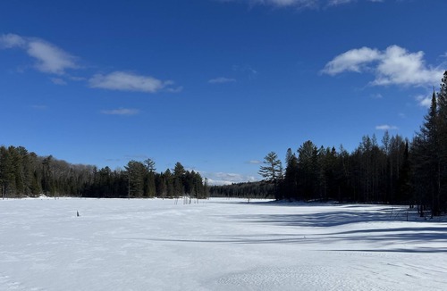 La Peche Cabin | Secluded lake-front cabin for relaxing time