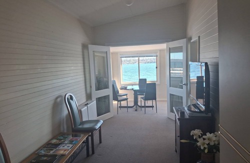 Coal Point Cottage | Secluded Lake Hideaway