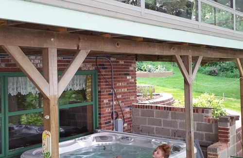 Dowling House | Secluded Lake Retreat