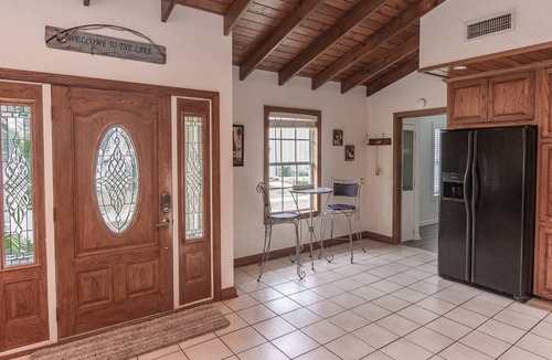 Clifton House | Secluded Lakehouse w/Private Cove Access | Foosball & Basketball Court | Family Retreat