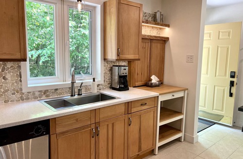 Whitestone Cottage | Secluded Lakeside Cottage in Beautiful Whitestone
