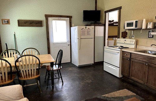Gamaliel House | Secluded Lakeside Vacation Cabin near the Ozarks in Baxter County, Arkansas