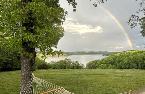 Gamaliel House | Secluded Lakeside Vacation Cabin near the Ozarks in Baxter County, Arkansas