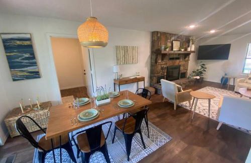 Eureka Springs House | Secluded Lakeview retreat by Eureka Springs-CANOE