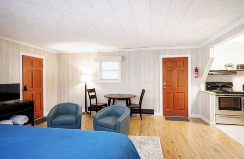 Leadsville Cabin | Secluded Lodge*Full kitchen + King Bed