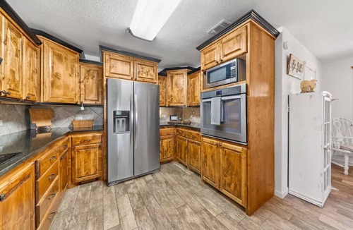 Lockesburg House | Secluded Lodge Retreat Near Broken Bow