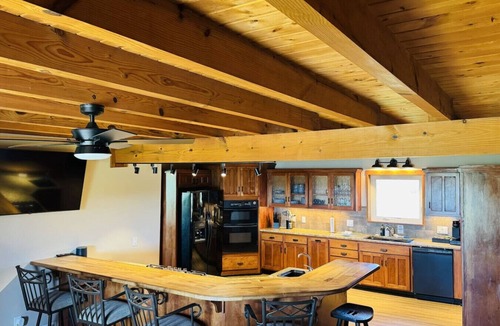 Miami County House | Secluded Log Cabin · 40 Acres · Pond & Game Room