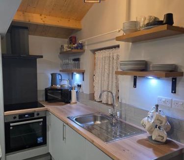 High Wycombe Ski Chalet | Secluded Log Cabin escape