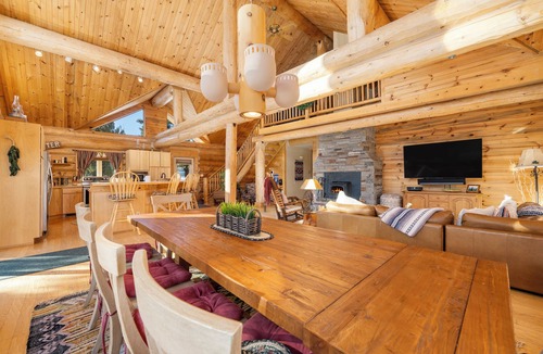 Tabernash Cabin | Secluded Log Cabin on 40 Acres pet friendly & hot tub