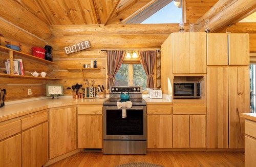 Tabernash Cabin | Secluded Log Cabin on 40 Acres pet friendly & hot tub