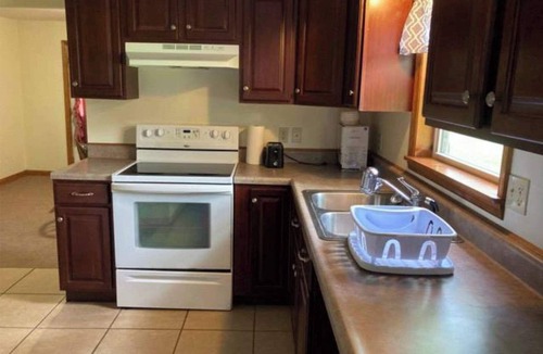 Vulcan House | Secluded Log Cabin