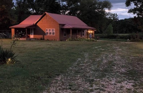 Vulcan House | Secluded Log Cabin
