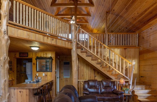 Hot Springs Cabin | Secluded Log Cabin, Mountain Top, Hot Tub, Pool Table, 5 Miles From Downtown