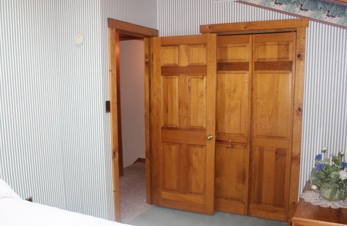 Birdsboro House | Secluded Log home in a very peaceful setting.