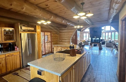 Cotton Cabin | Secluded Log home Oasis on Golden Pond