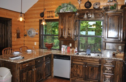 Octavia Cabin | Secluded, luxurious cabin perched above Eagle Fork Creek with sunrise views.