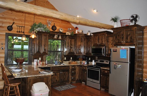 Octavia Cabin | Secluded, luxurious cabin perched above Eagle Fork Creek with sunrise views.