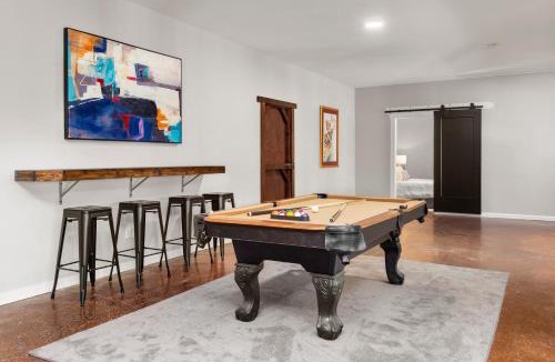 Skyland House | Secluded Luxury Home with Pool and Hot Tub in ASHEVILLE 15 min to Downtown