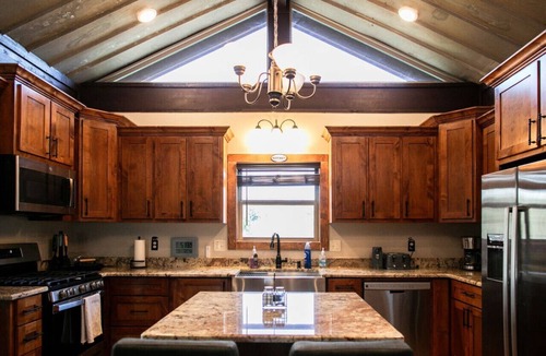 Belton Cabin | Secluded Luxury Log Cabin On 5 Acres With Game Room