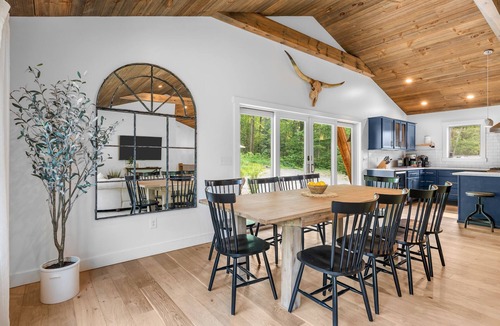 Ellicottville Cabin | ✨ Secluded Luxury w/Hot Tub, Firepit, Bar + Ultimate Privacy & Views