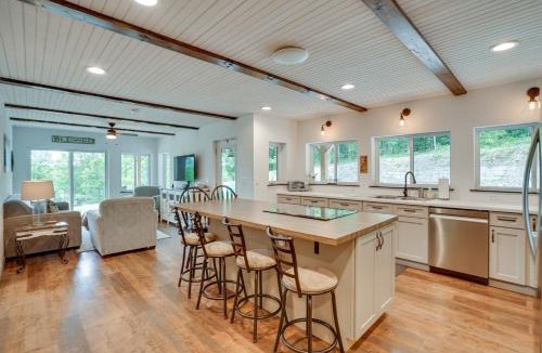 Marathon House | Secluded Marathon Hideaway with Fire Pit and Views!