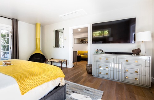 Napa Villa | Secluded Master Suite on Private Vineyard