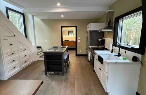 Eldred Cabin | Secluded modern cabin with hot tub