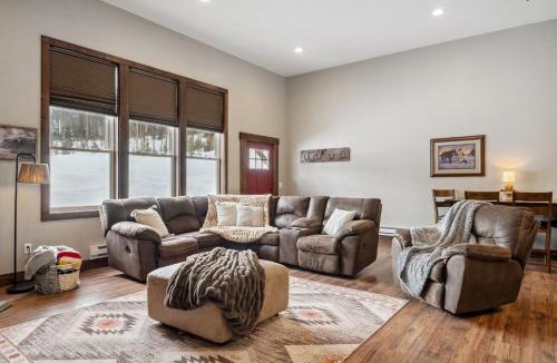 Philipsburg House | Secluded Mountain Retreat