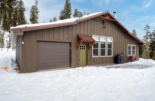 Philipsburg House | Secluded Mountain Retreat