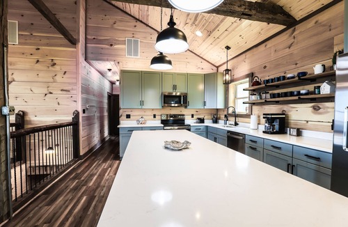 Fishers Hill House | Secluded Mountain Cabin with Spectacular Views- Hiker's Dream