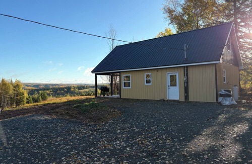 Goshen Cabin | Secluded Mountain-View Cabin with Hot Tub & Endless Country Sky