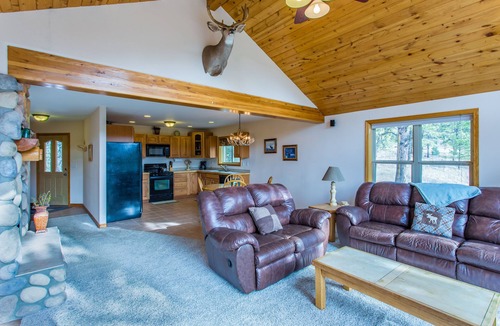 Woodland Park Cabin | Secluded Mtn cabin on 35 acres! Pikes peak view, Hottub,close to attractions!