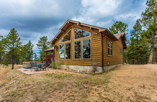 Woodland Park Cabin | Secluded Mtn cabin on 35 acres! Pikes peak view, Hottub,close to attractions!