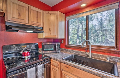 Rainbow Valley Cabin | Secluded Mtn Escape! Cabin 6 Mi to Mueller Park